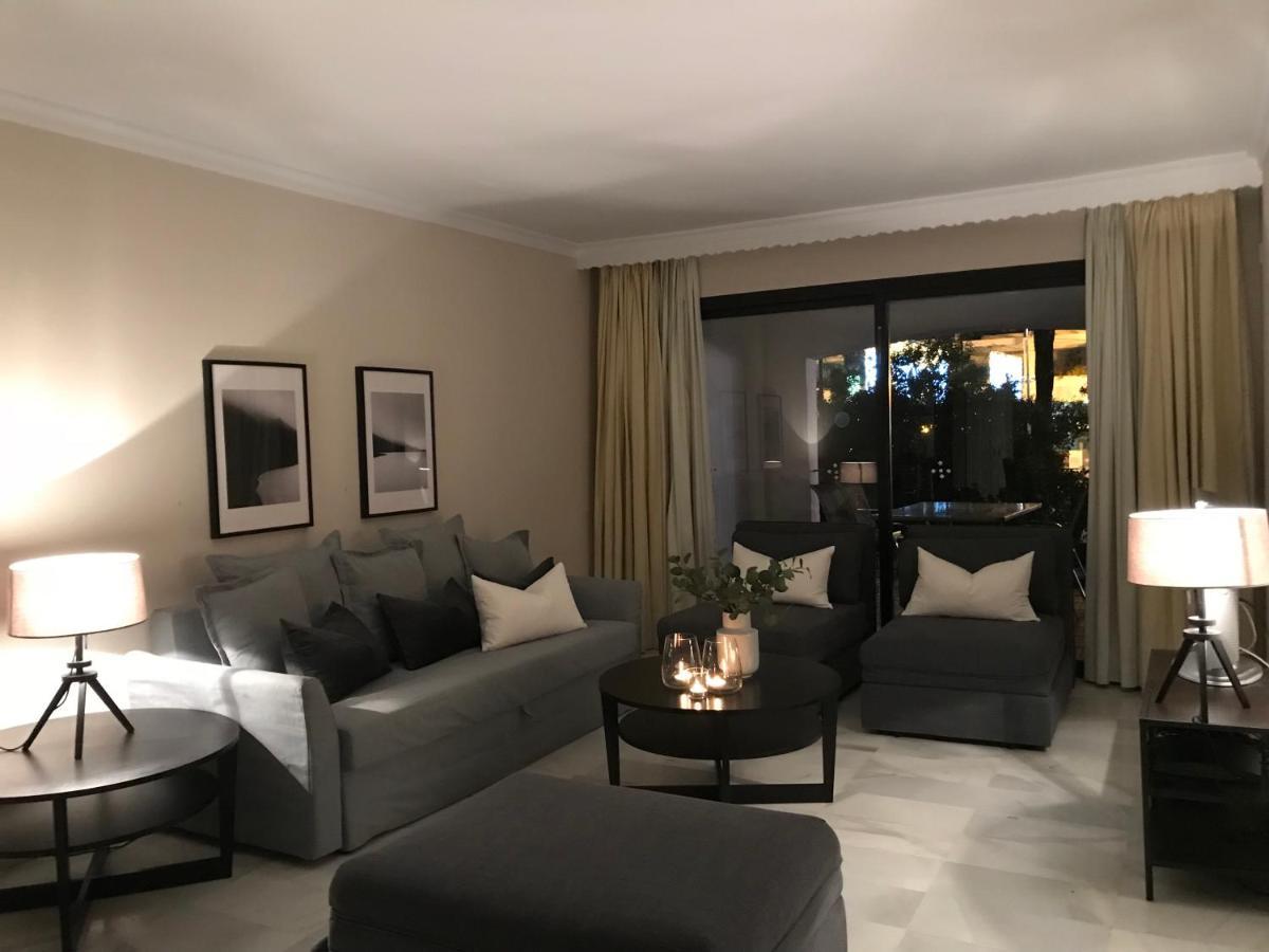 Large And Elegant In Puerto Banus With Pools And Paddle Apartemen *
