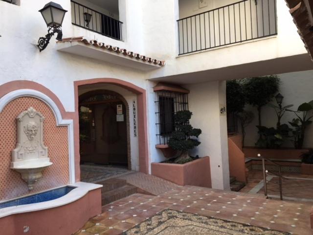 Large And Elegant In Puerto Banus With Pools And Paddle Apartemen Marbella